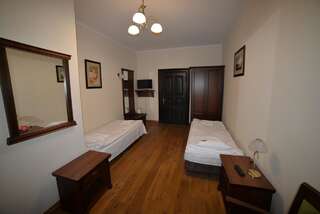 Мини-отель Pałac w Porażynie Опаленица Двухместный номер с 1 кроватью и собственной ванной комнатой-2